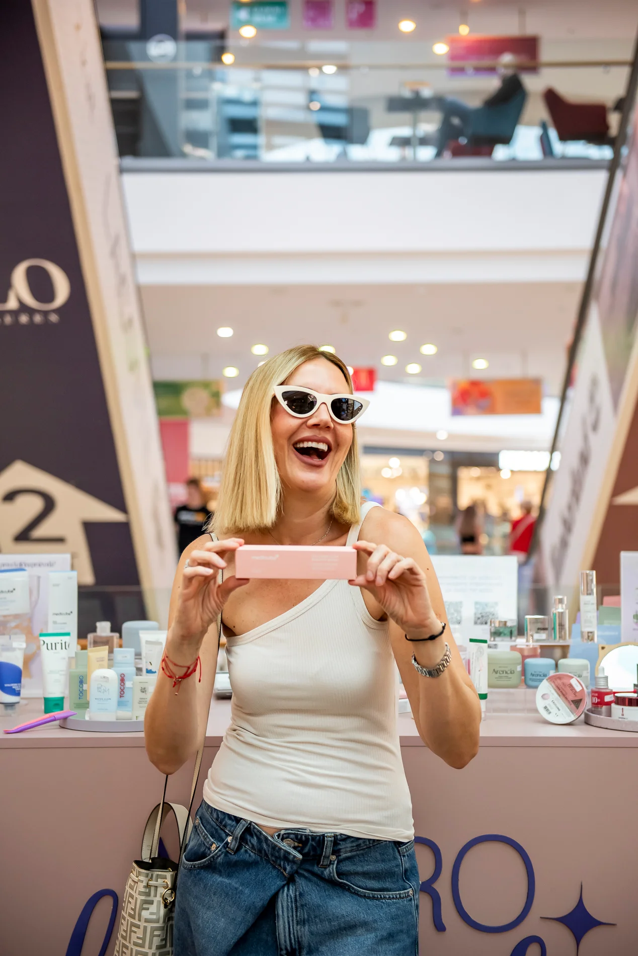 Mikrokosmos-pop-up-Split-24