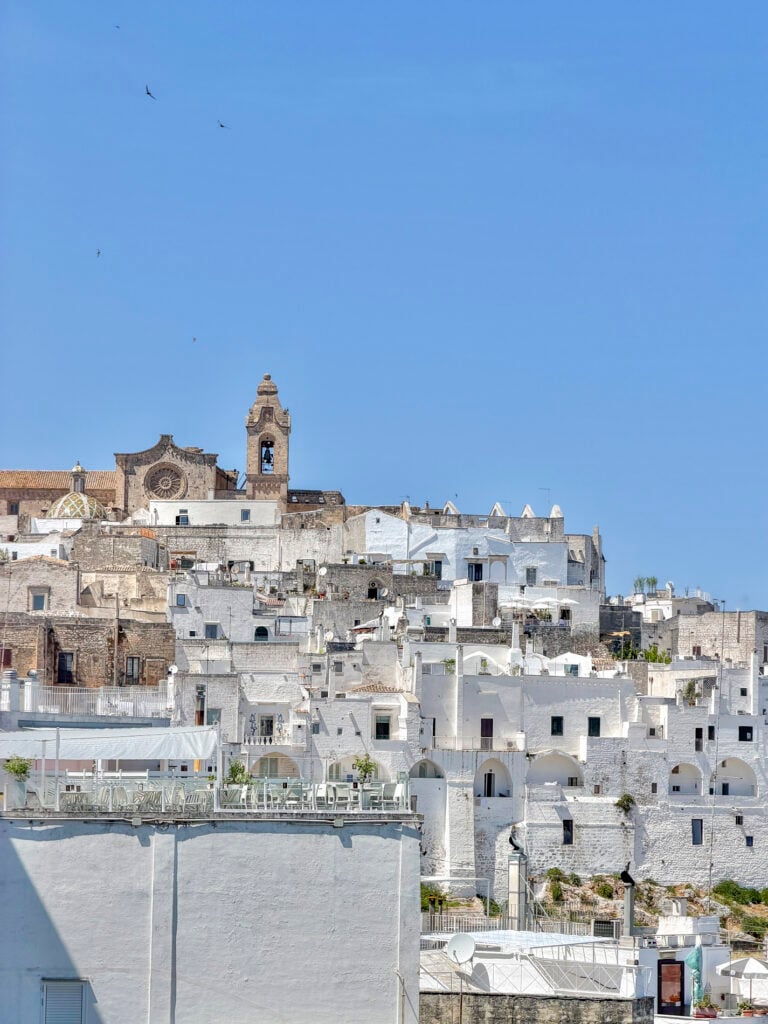 detalj iz grada Osuni u Italiji, panorama grada Osuni